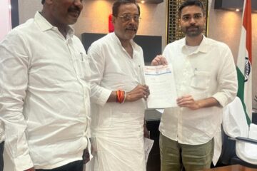 ग्रामकचहरी की सुनवाई फिर से प्रत्येक शनिवार करने की मांग,मंत्री को सौंपा मांग पत्र